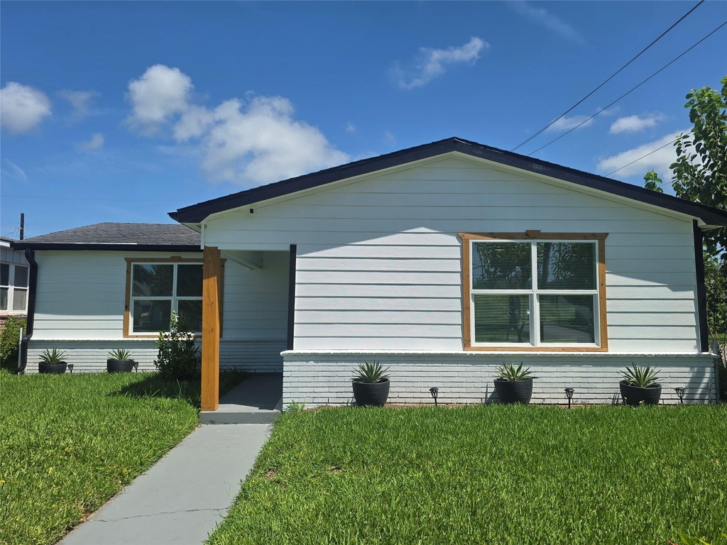 5102 Avenue L - Photo 5