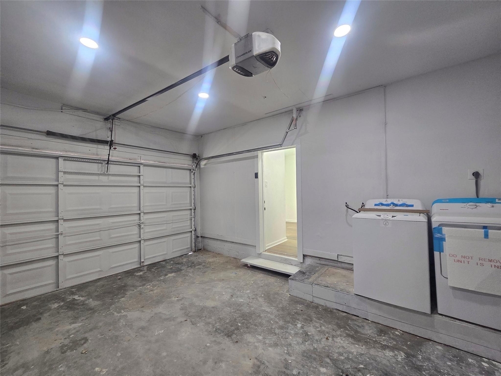 5102 Avenue L - Photo 32