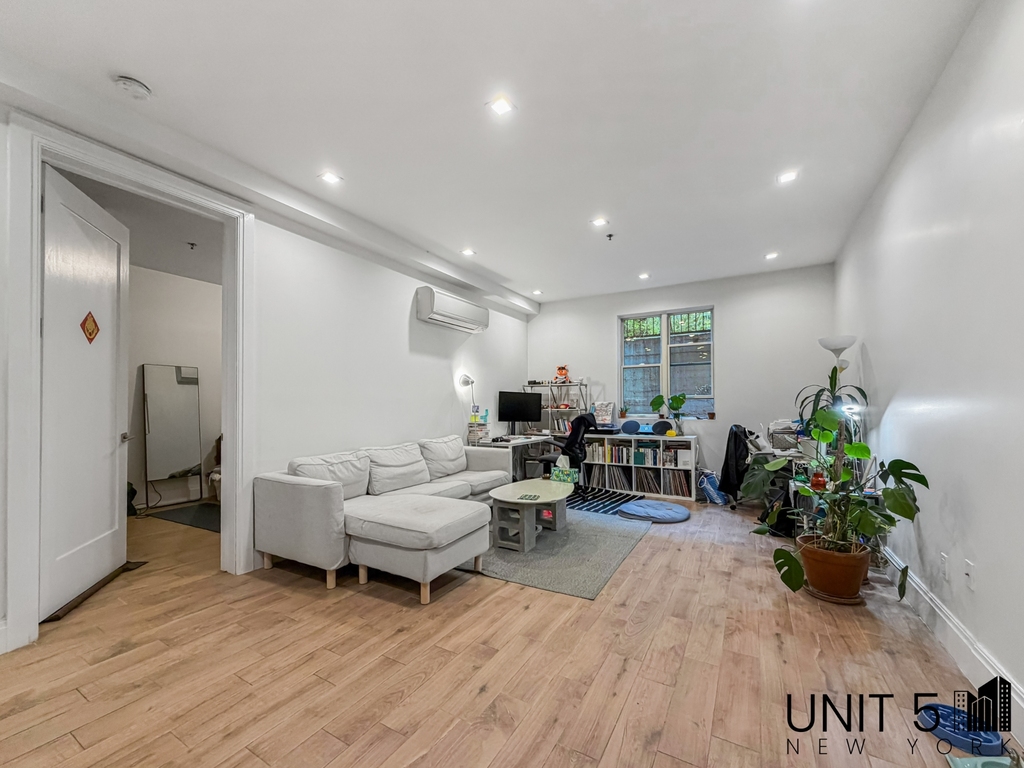 345 Eldert Street - Photo 3