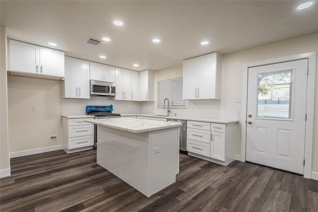 6003 De Moss Drive - Photo 3