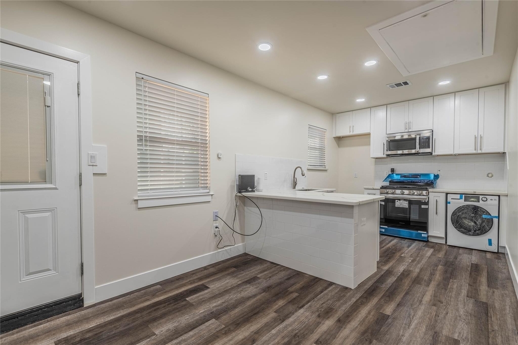 6003 De Moss Drive - Photo 22