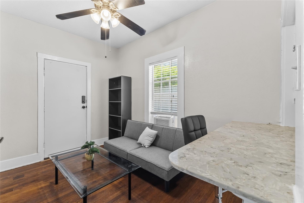 2511 Whitney - Photo 8