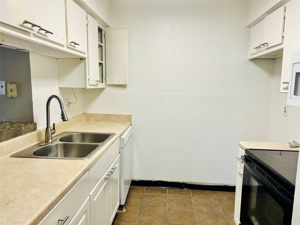 2800 Jeanetta Street - Photo 1