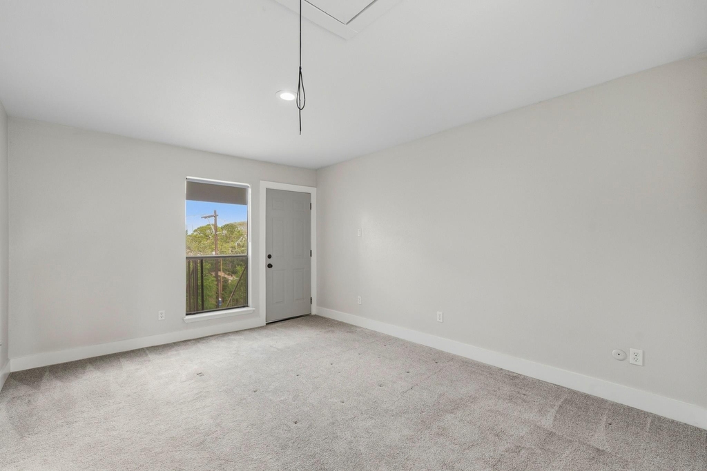1063 Country Place Drive - Photo 29