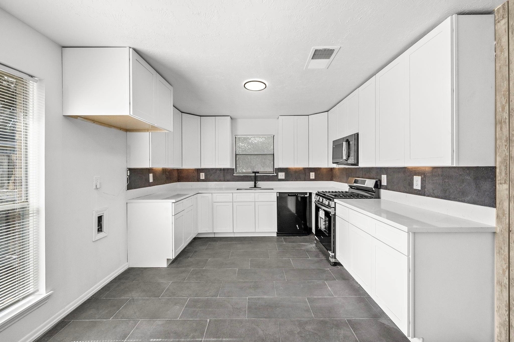 1022 Western Meadows Drive - Photo 9