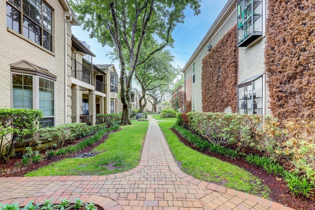 2700 Revere Street - Photo 1