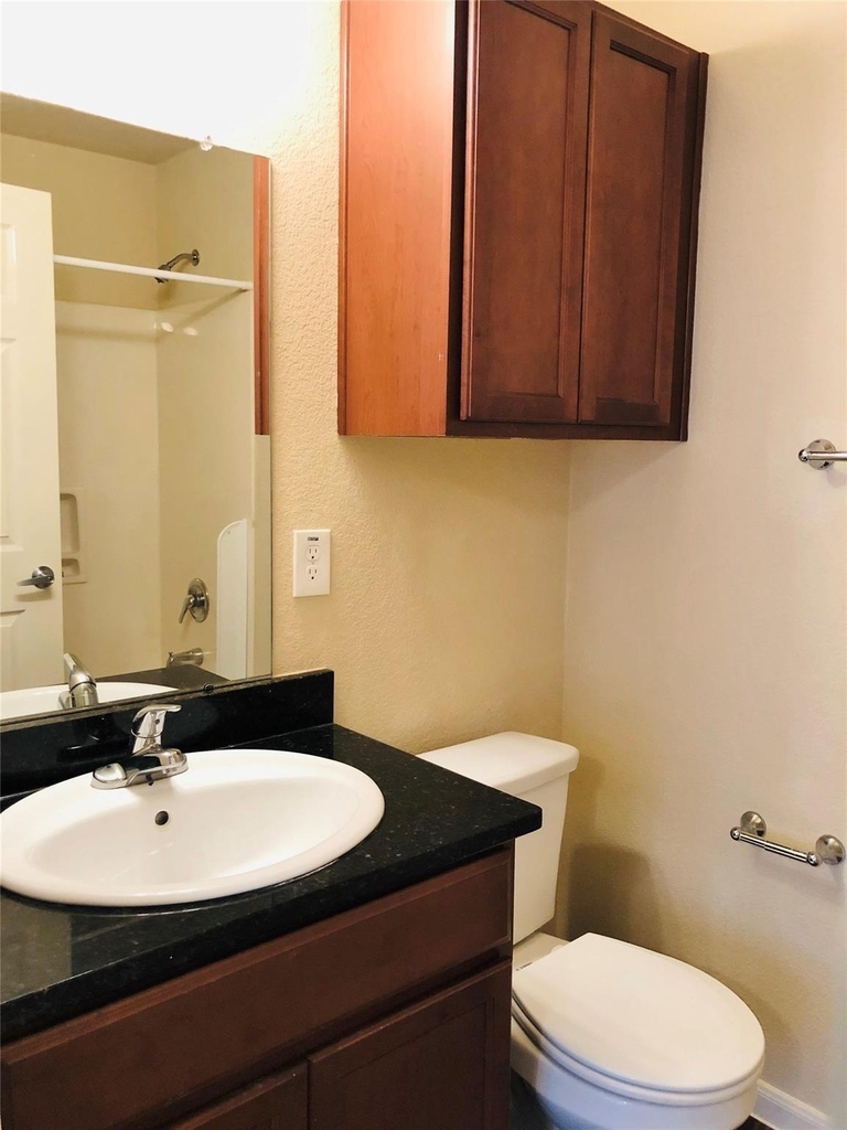 2512 S Houston Avenue - Photo 4