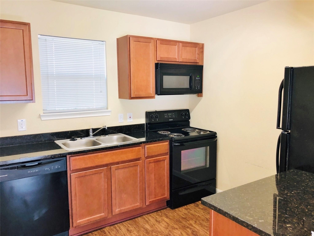 2512 S Houston Avenue - Photo 3