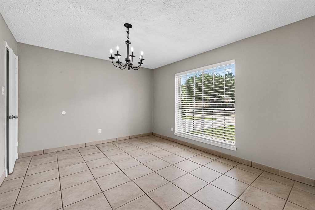 16614 Blackhawk Boulevard - Photo 2