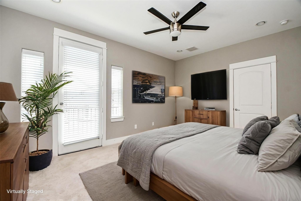 955 W 24th Street - Photo 8