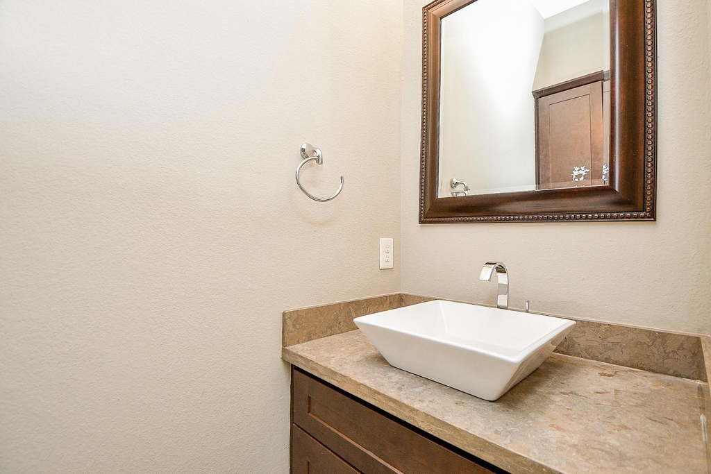 955 W 24th Street - Photo 17