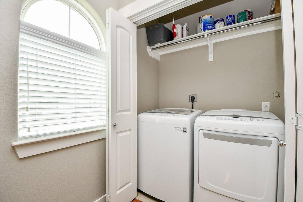 955 W 24th Street - Photo 28