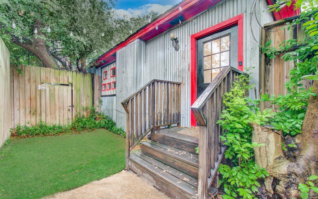 5419 Gulfton Street - Photo 0