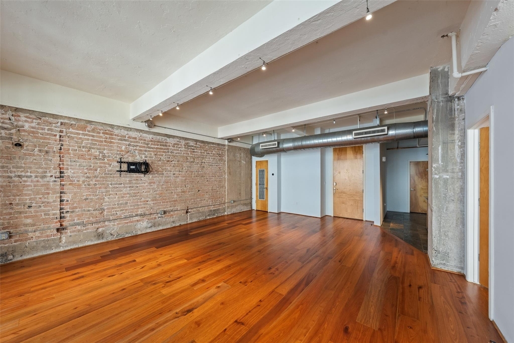 711 Main Street - Photo 5