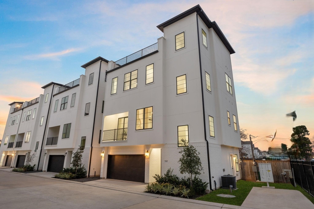8706 Ojeman Villas Drive - Photo 4