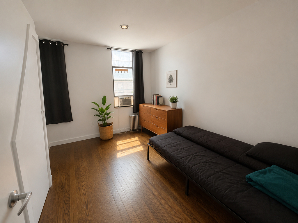 886 Franklin Avenue - Photo 4