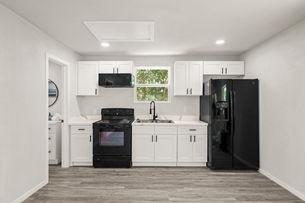 3214 Brea Crest Street - Photo 2