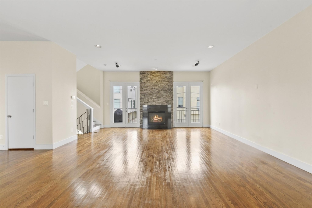 901 Roy Street - Photo 11