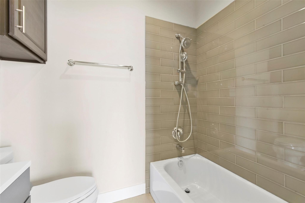 901 Roy Street - Photo 18