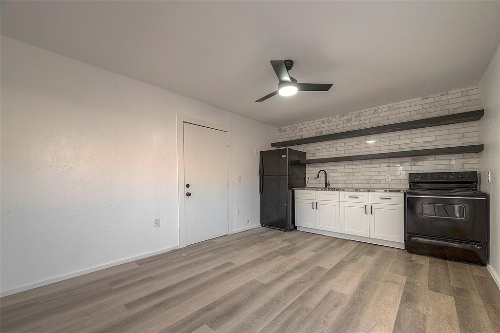 3320 Hays Street - Photo 0