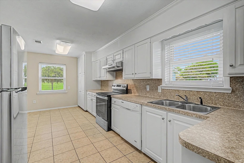827 Pickney Avenue - Photo 12