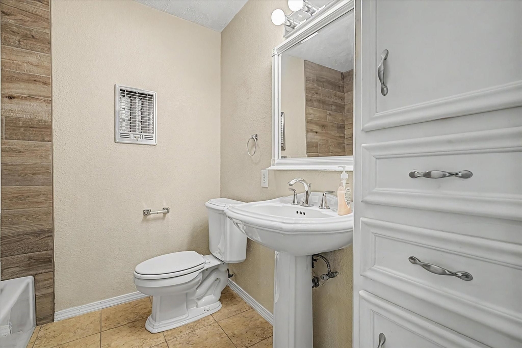 827 Pickney Avenue - Photo 25