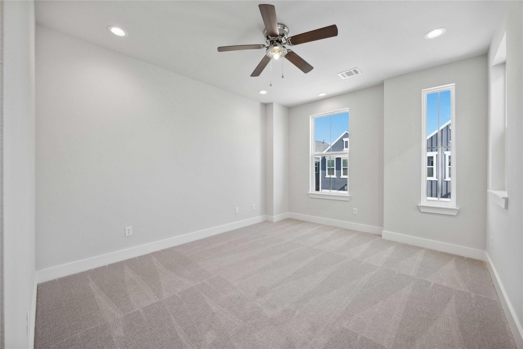 321 Charlock Street - Photo 23