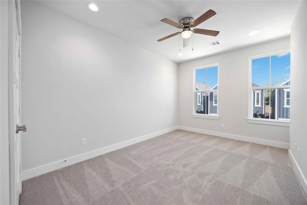 321 Charlock Street - Photo 25