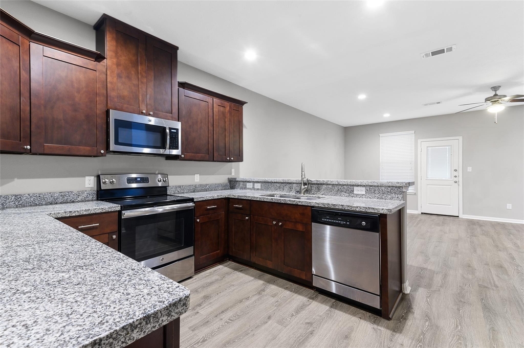 124 Artesian Way - Photo 9