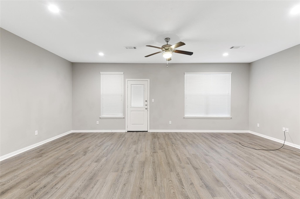 124 Artesian Way - Photo 4