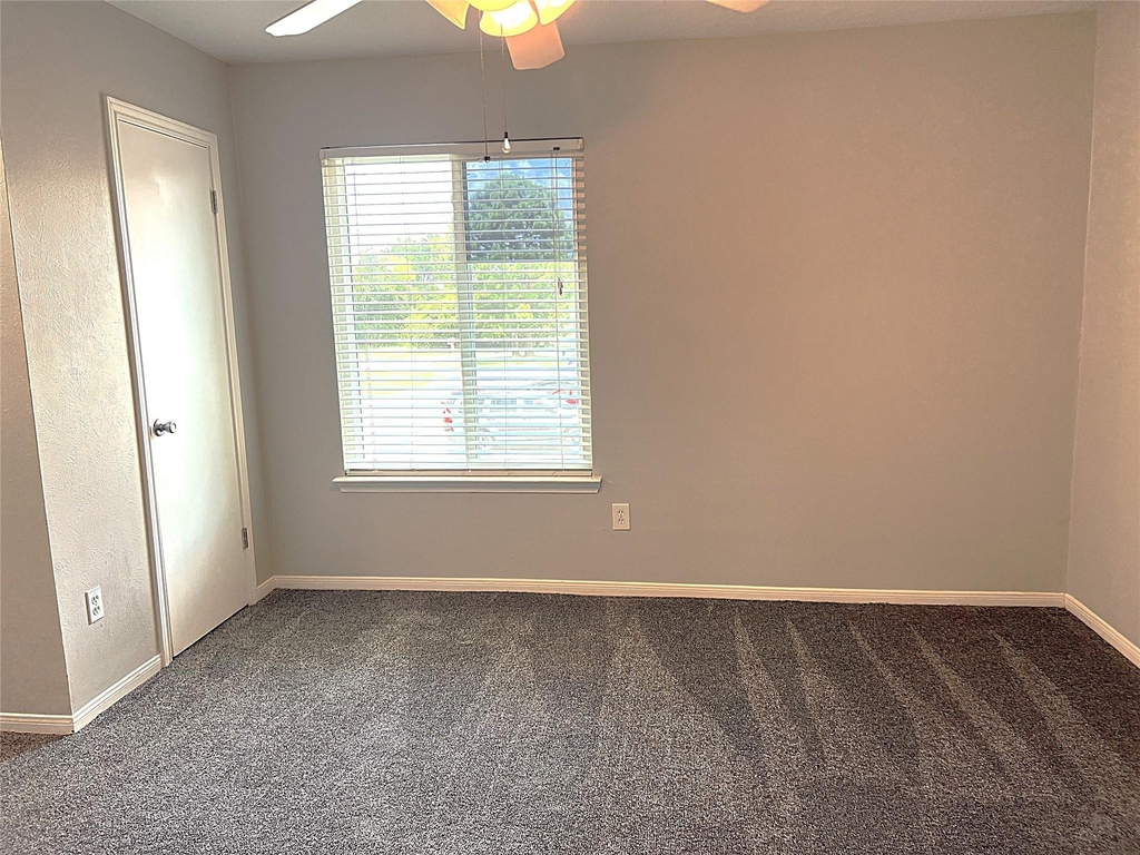 1911 Country Village Boulevard - Photo 17