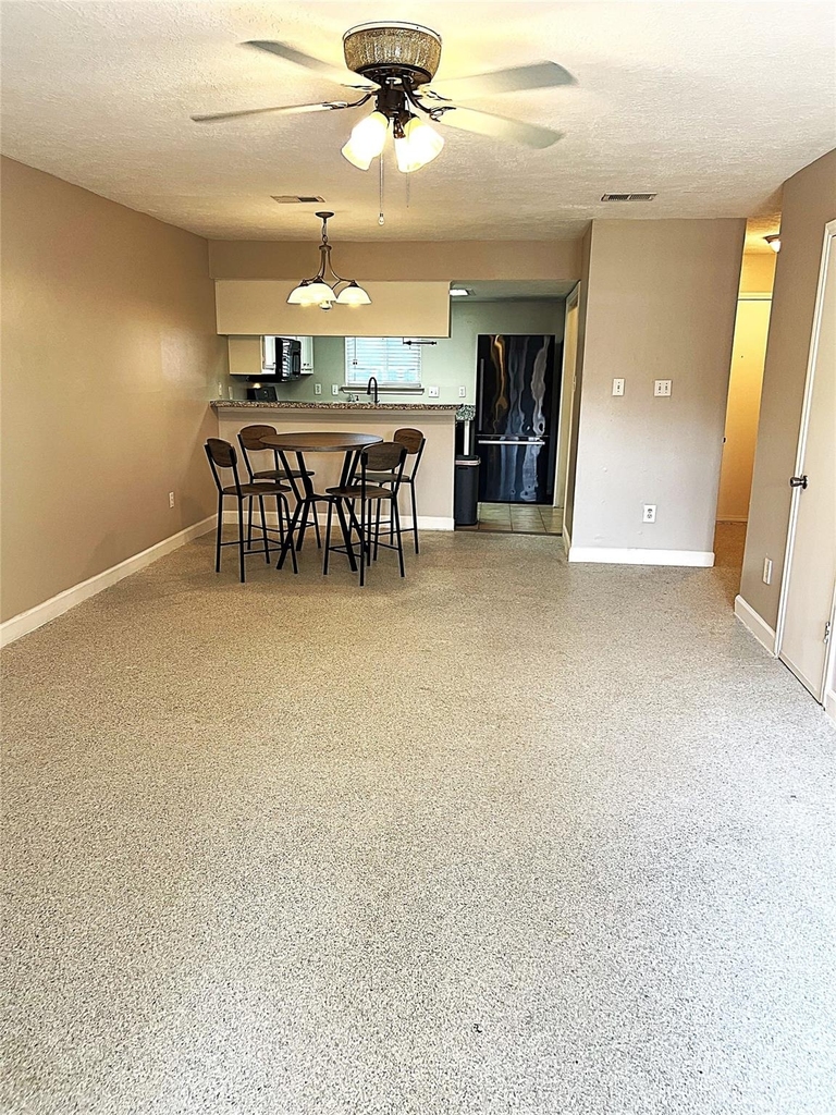 1911 Country Village Boulevard - Photo 3