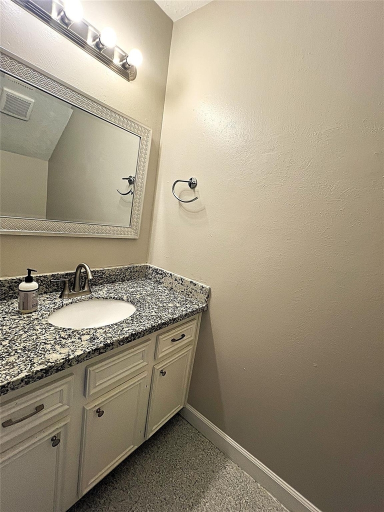 1911 Country Village Boulevard - Photo 9