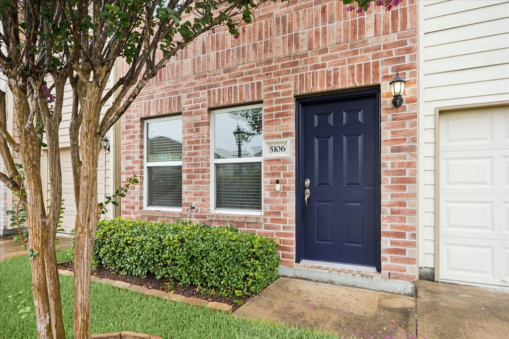 5106 Pinemont Place - Photo 1