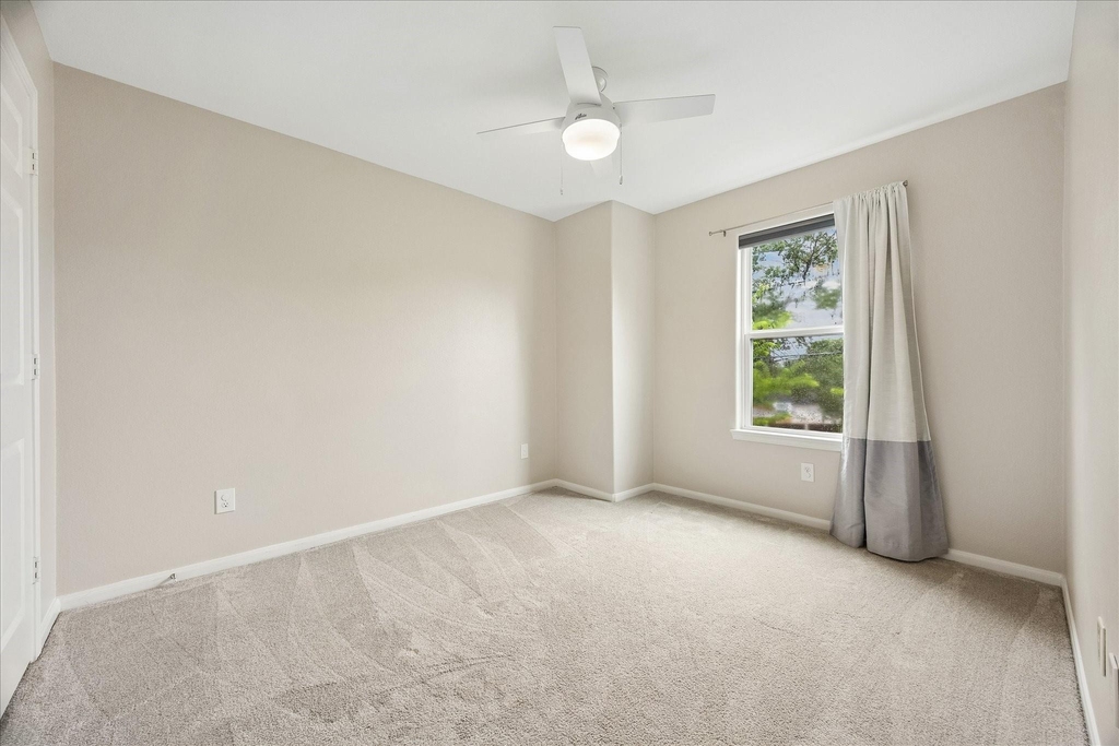 5106 Pinemont Place - Photo 10
