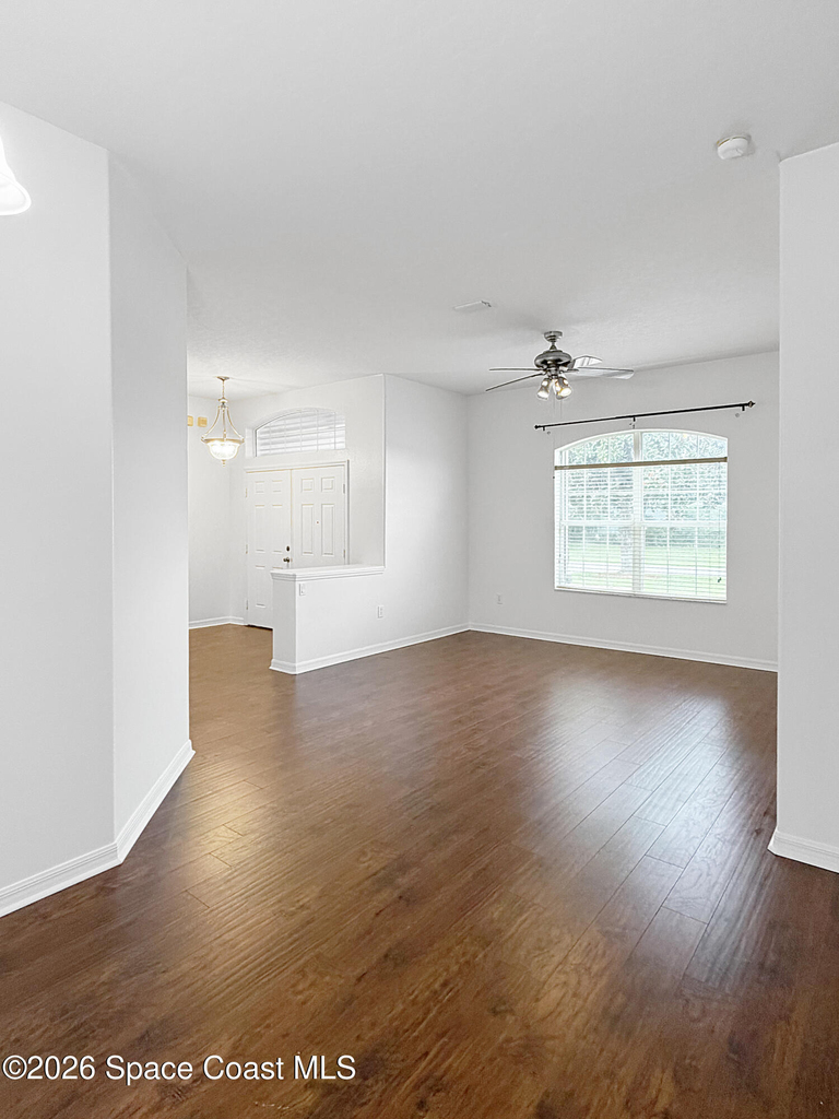 467 Sauders Road Se - Photo 6