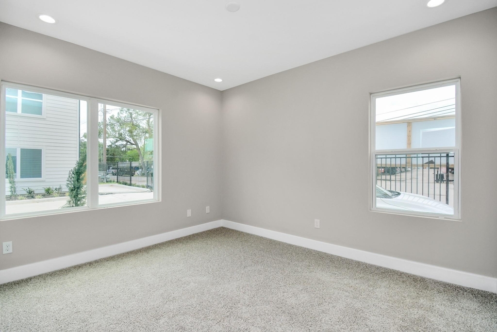 2903 Sherwood Green Lane - Photo 9
