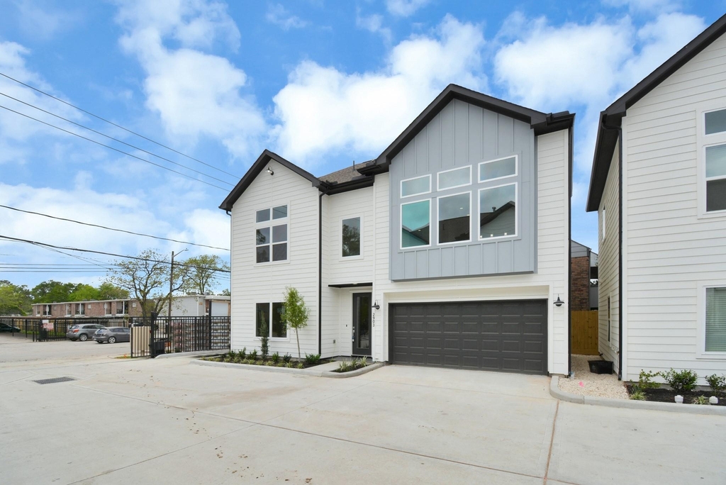 2903 Sherwood Green Lane - Photo 2