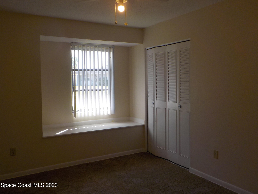 636 Hampton Drive Ne - Photo 10