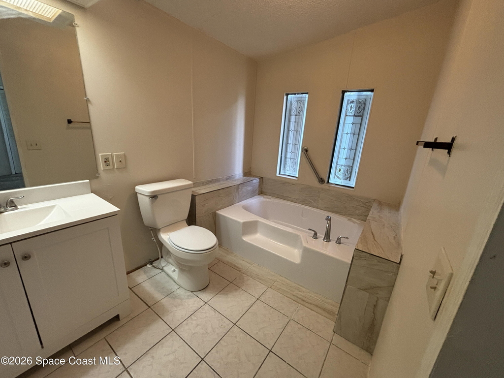 1924 Seagrape Street Ne - Photo 13