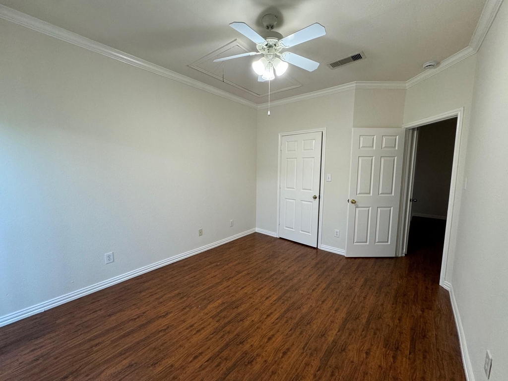 9400 Bellaire Boulevard - Photo 11