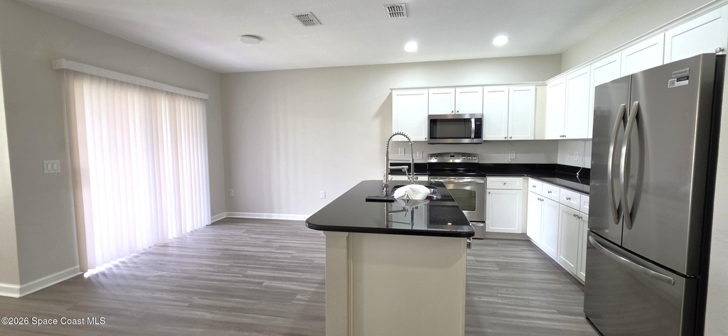1390 Lara Circle - Photo 4