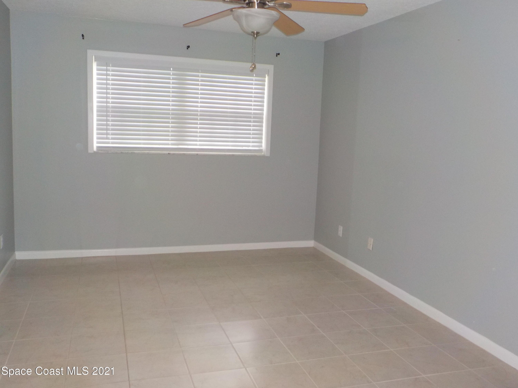 1617 Ne Sunny Brook Lane Ne - Photo 5