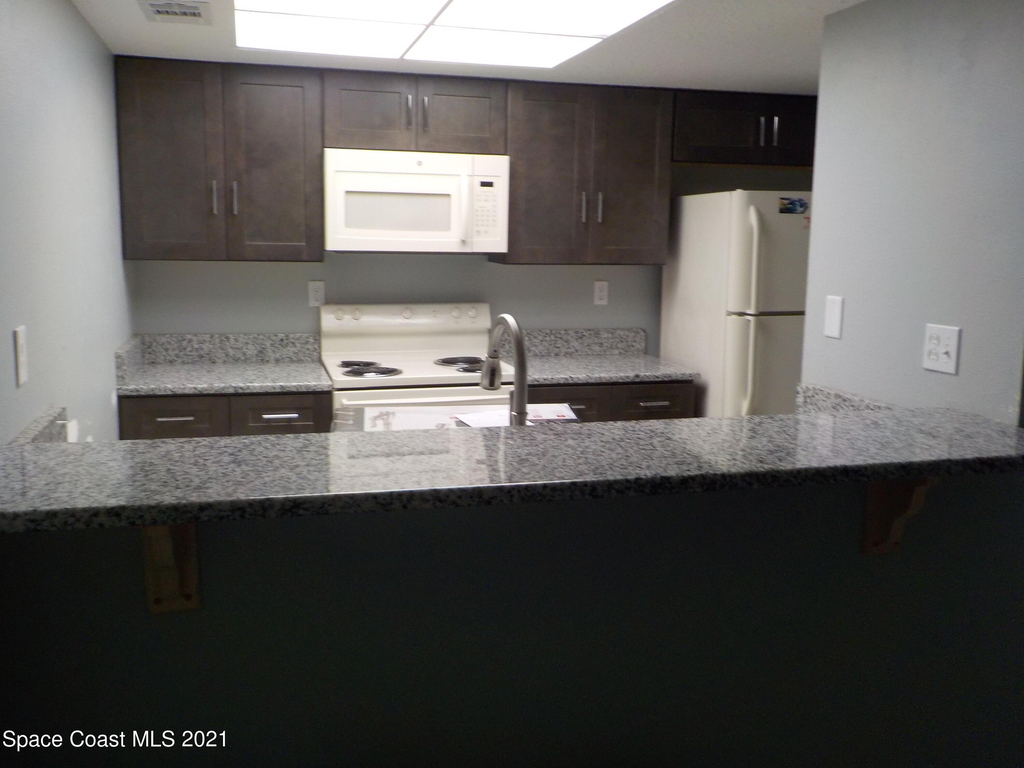 1617 Ne Sunny Brook Lane Ne - Photo 1
