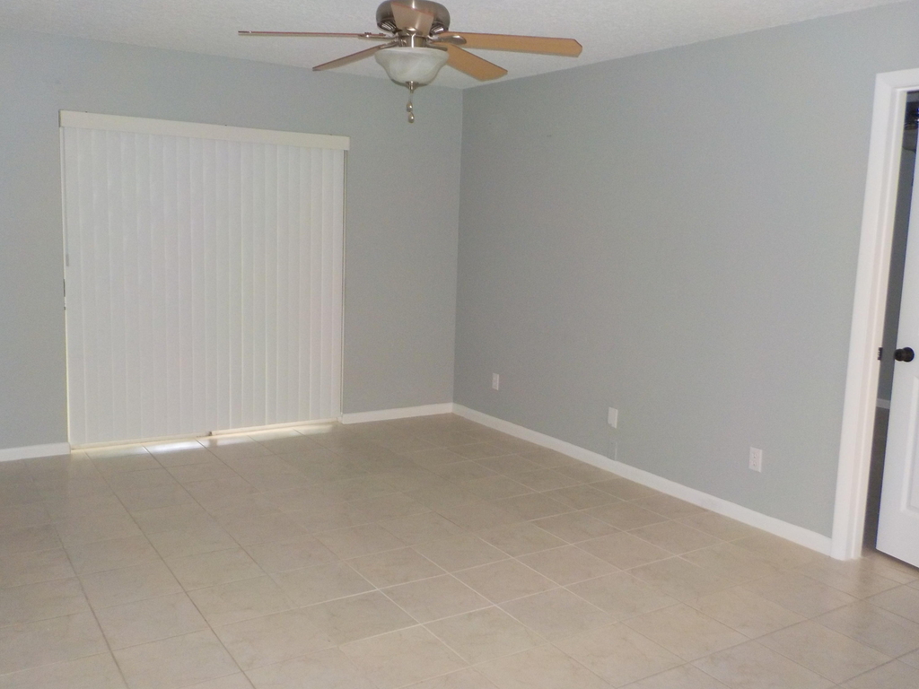 1617 Ne Sunny Brook Lane Ne - Photo 4
