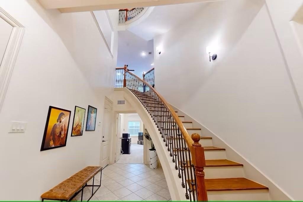 404 W 16th Street - Photo 2