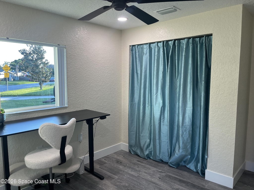 402 Amherst Avenue - Photo 12