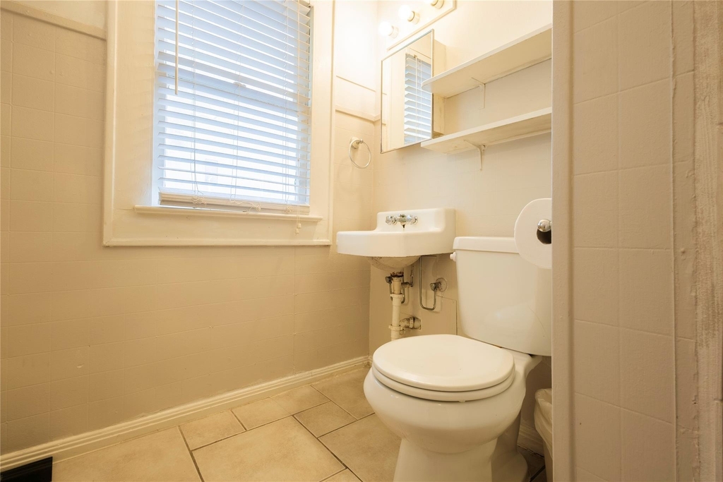 2509 Whitney Street - Photo 8