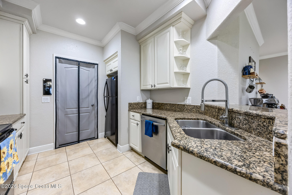 1795 Noel Place - Photo 6