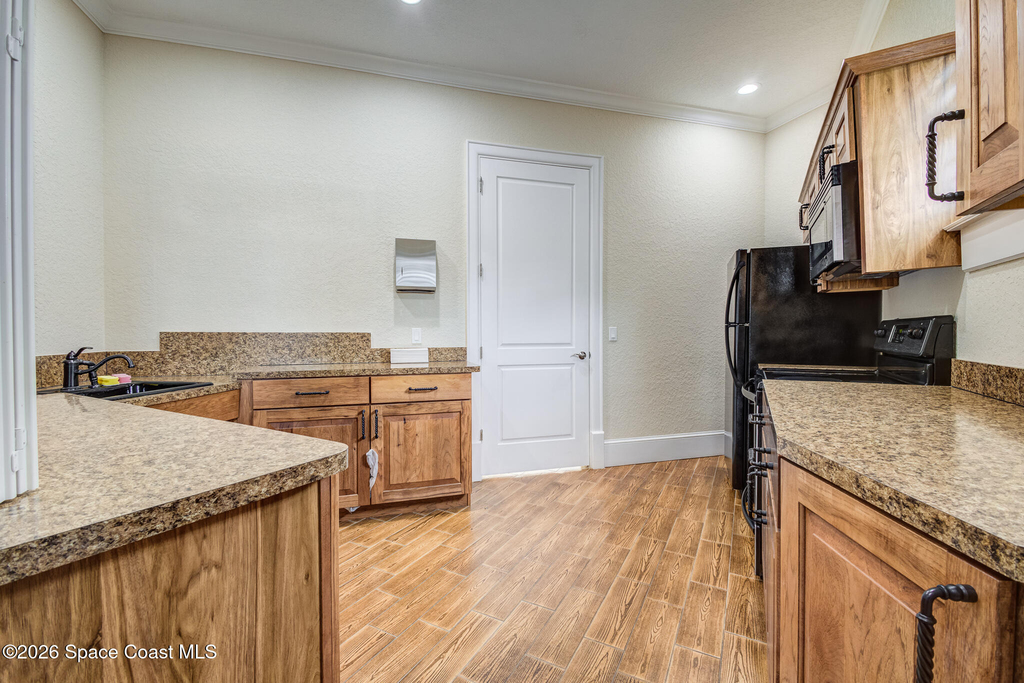 1795 Noel Place - Photo 40